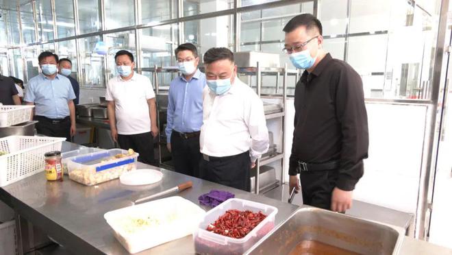 筑牢食藥安全防線 守護(hù)群眾健康福祉——張守銳調(diào)研食品藥品安全工作與營(yíng)養(yǎng)咨詢服務(wù)的實(shí)踐與展望